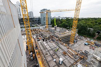 Aus luftiger Höhe sieht man die untersten Stockwerke der zukünftigen Zentrale der Bayerischen Versorgungskammer