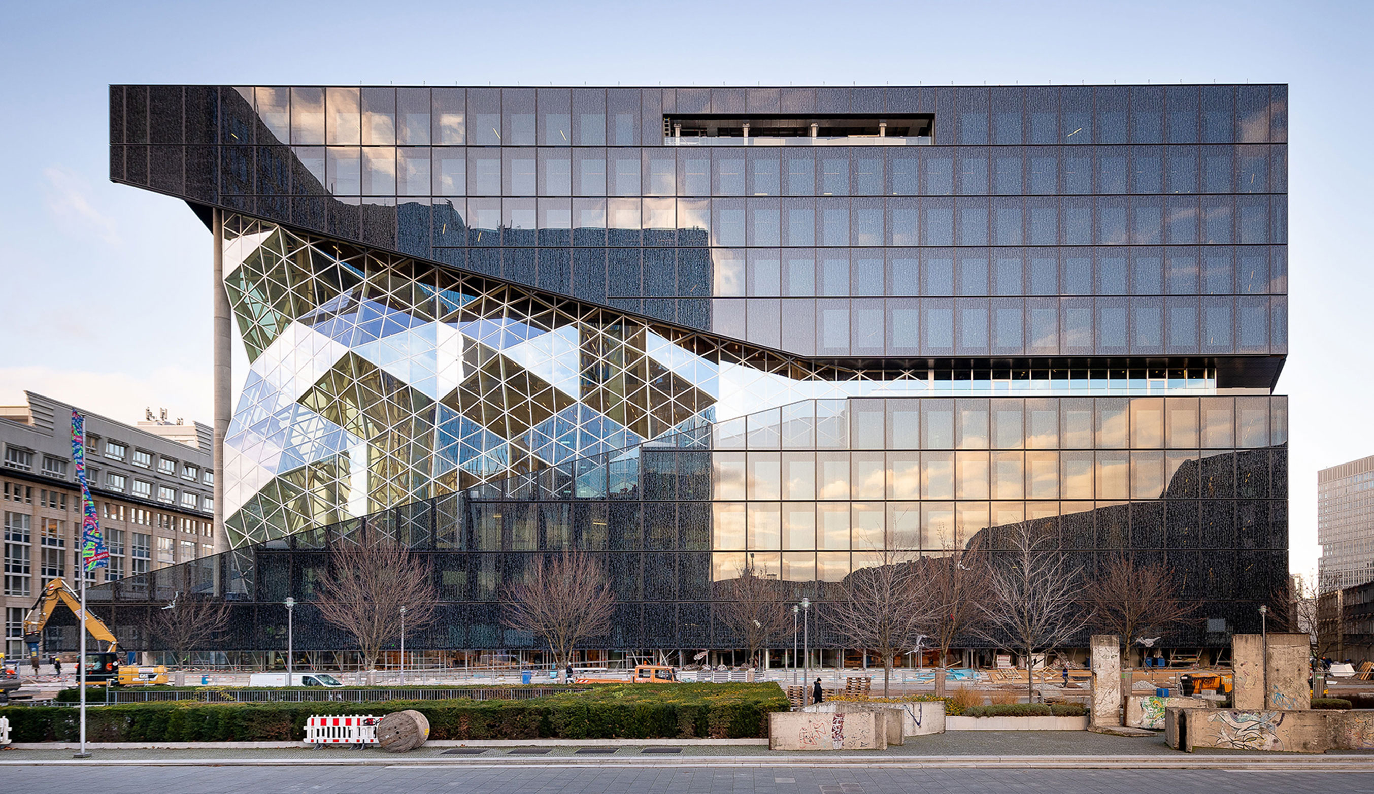 Der Axel-Springer-Neubau vor dem Fassadenbau.