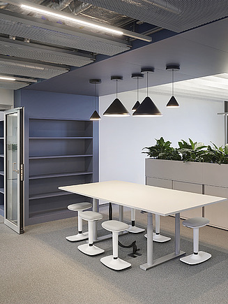 Ein offener Besprechungstisch im Z2.0.