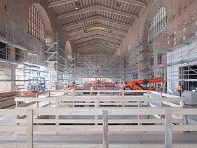 This picture shows the main access level of the new Bonatzbau at the level of Arnulf-Klett-Platz.