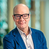 A portrait of Niels Dürr, Member of the Board of Management at Central Technology.